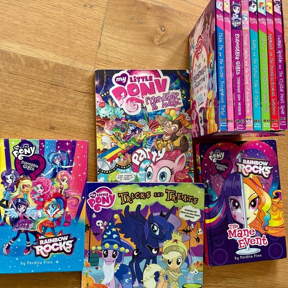 My Little Pony Rainbow Book Set - Picture 1 of 4